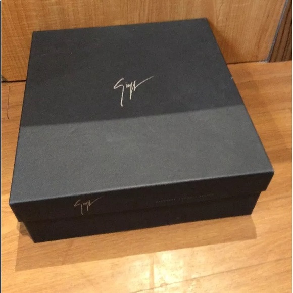 Giuseppe Zanotti Army Green Heels - Picture 5 of 5